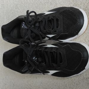 Men's Mizuno volleyball court shoes